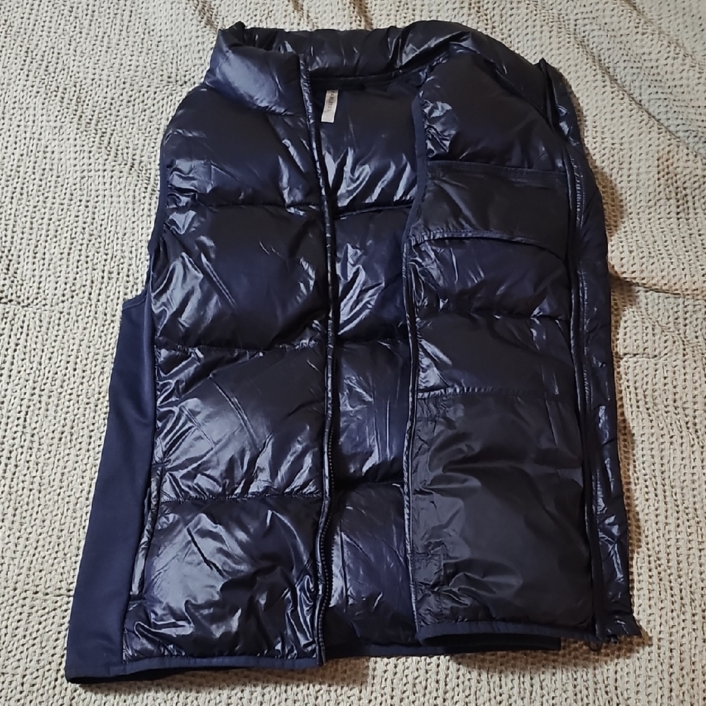 Fabletics Elliot Packable Women's Puffer Vest – Deep Navy (Large) - Picture 9 of 15